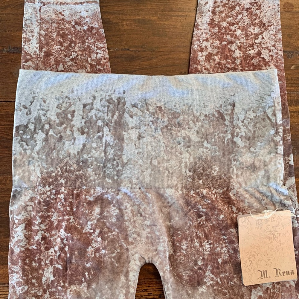 High waisted cropped leggings by M-Rena